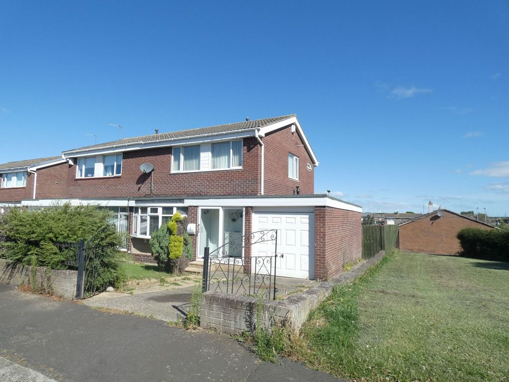 3 bed semidetached house for sale in Woodlands Road, Ashington NE63