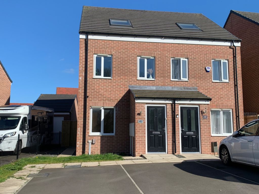 3 bed semidetached house for sale in Somersby Gardens, St. Nicholas