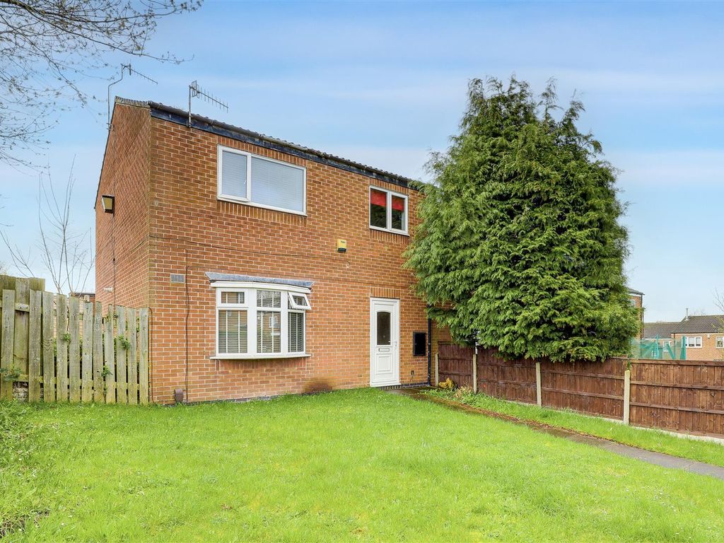 3 bed semidetached house for sale in Tithe Gardens, Top Valley