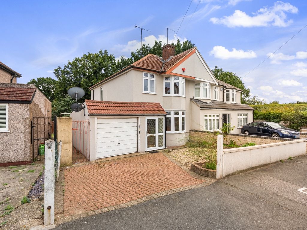 3 bed semidetached house for sale in Eversley Avenue, Bexleyheath