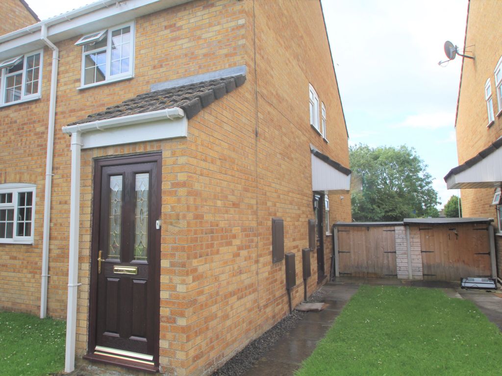 2 bed to rent in Carters Orchard, Quedgeley, Gloucester GL2