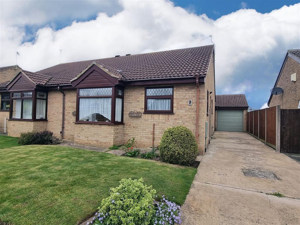 2 bed semidetached bungalow for sale in Blackbird Close, Bradwell