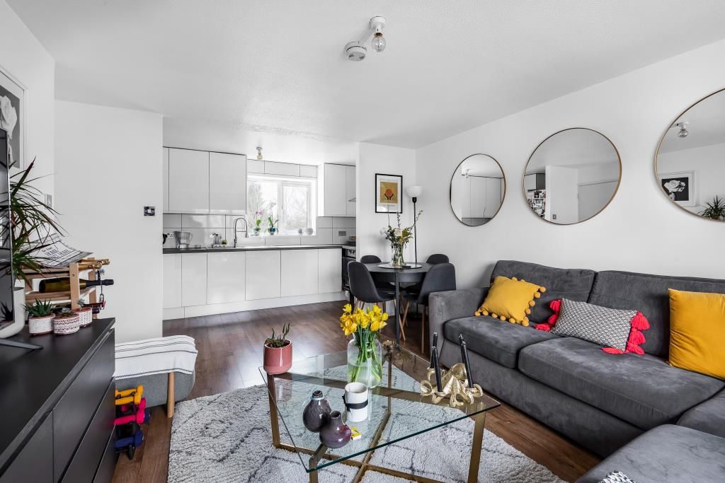 New Ash Close, East Finchley N2  