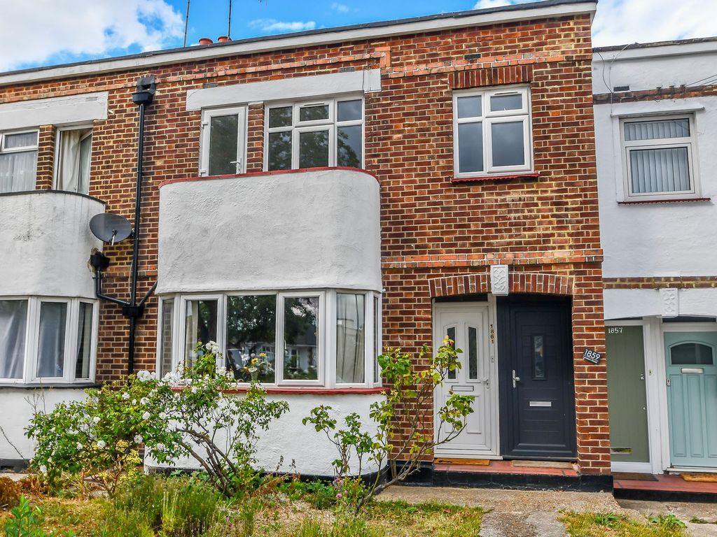 3 bed flat for sale in London Road, LeighOnSea SS9 Zoopla