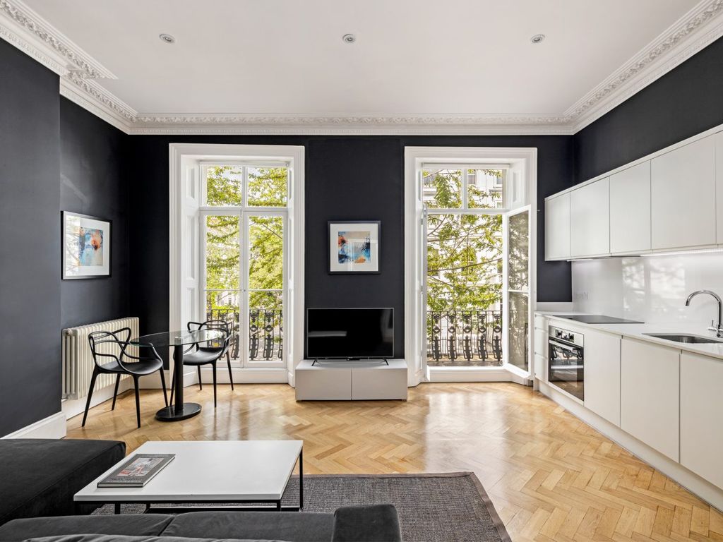 Brunswick Gardens, Kensington W8  