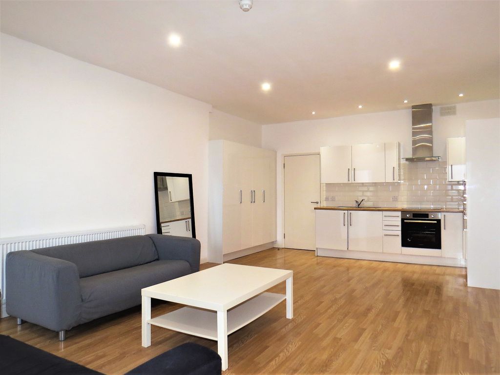 2 bed flat to rent in Fashion Street, Spitalfields E1, £2,200 pcm Zoopla