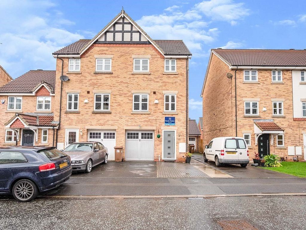 4 bed detached house to rent in Wisteria Way, St. Helens, Merseyside