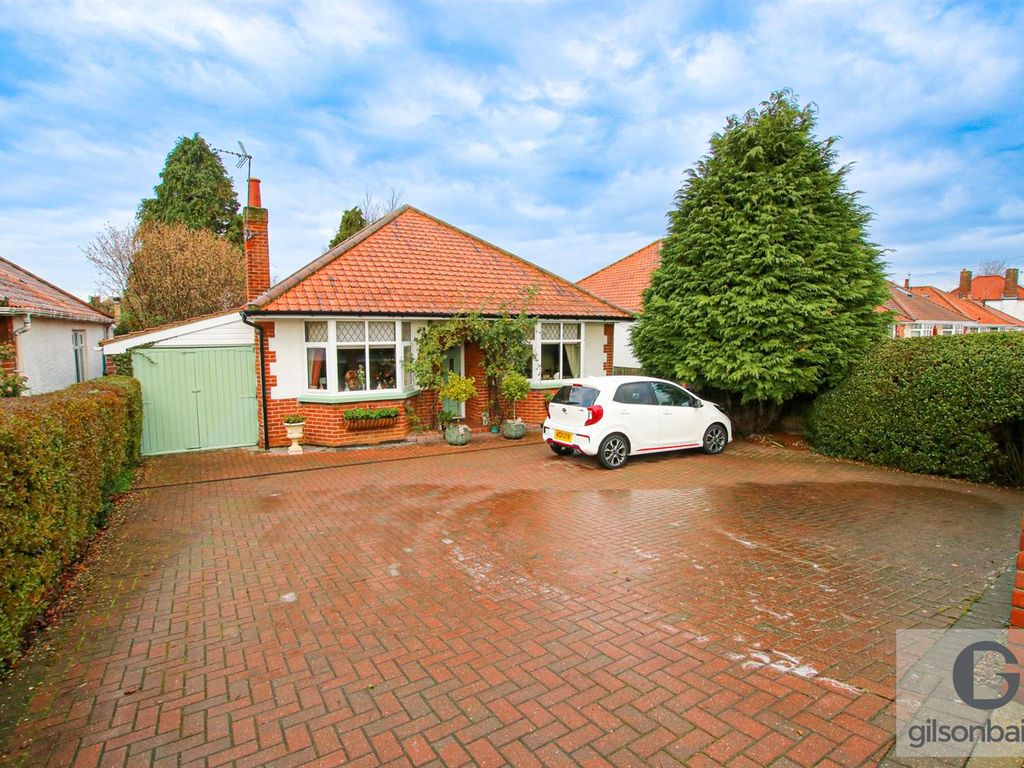 3 bed detached bungalow for sale in North Walsham Road, Sprowston