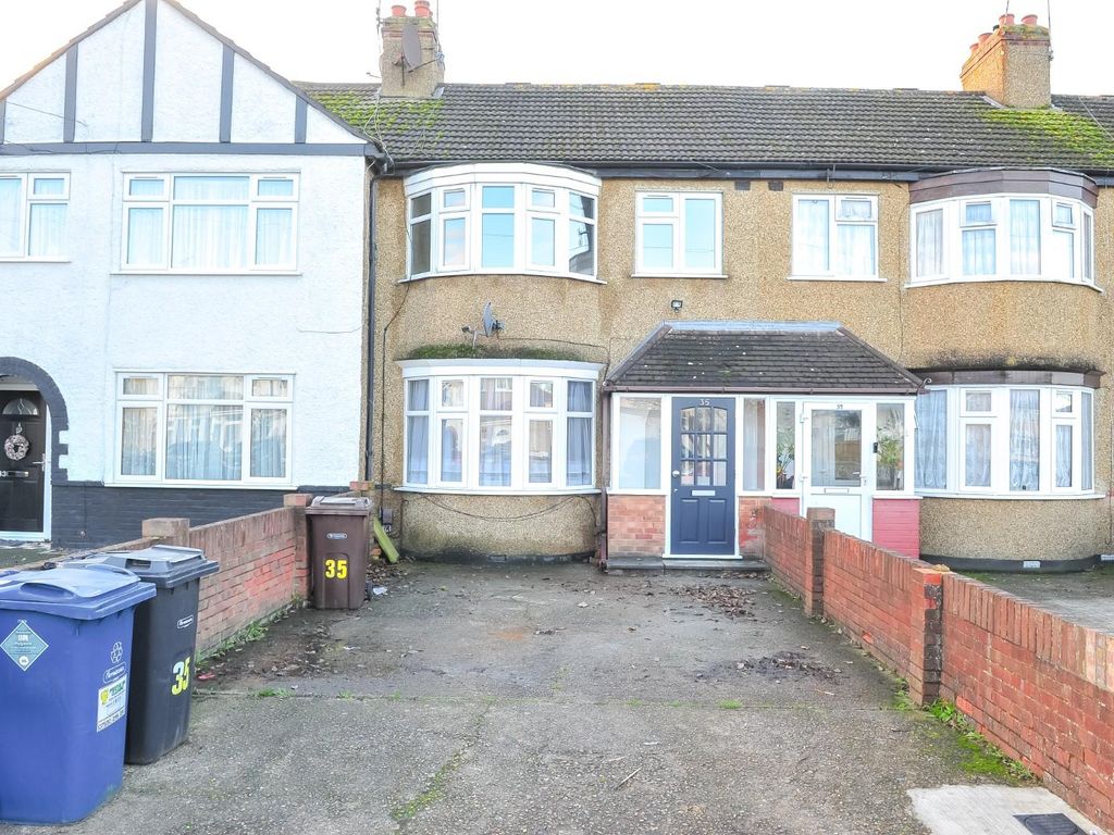 3 bed property to rent in Rosebery Avenue, South Harrow, Harrow HA2, £