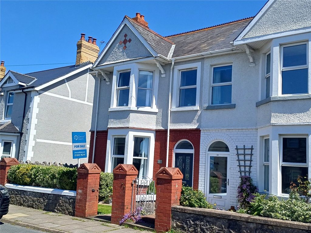 4 bed semidetached house for sale in South Road, Porthcawl CF36, £