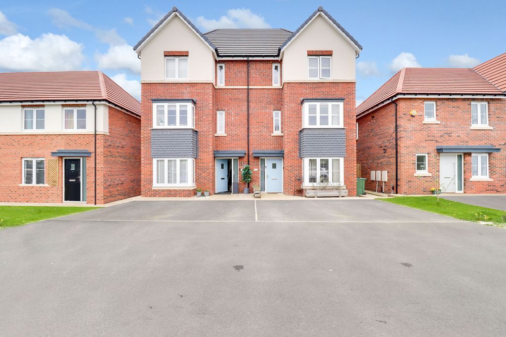 3 bed semidetached house for sale in Darcy Close, Pontefract WF8 Zoopla