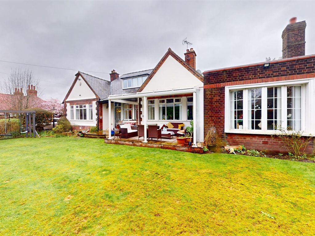 5 bed detached bungalow for sale in Rosebery Road, Dentons Green, St