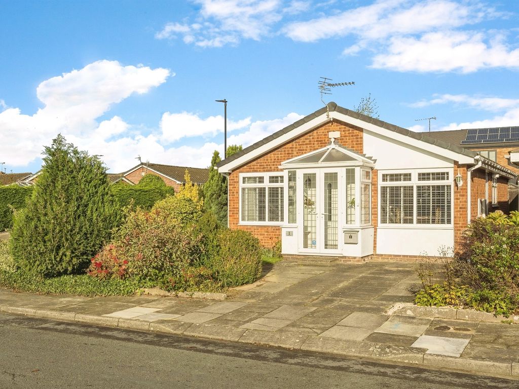 2 bed detached bungalow for sale in Lindsey Close, Bessacarr, Doncaster
