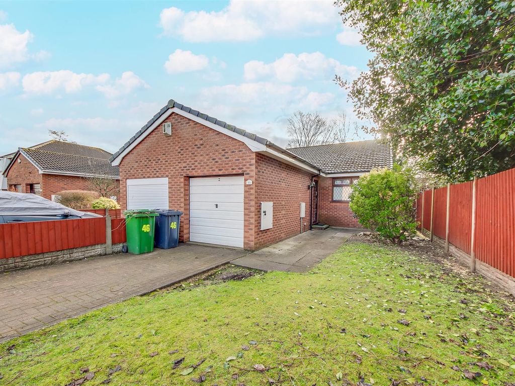 2 bed semidetached bungalow for sale in Faulkner Close, Ainsdale