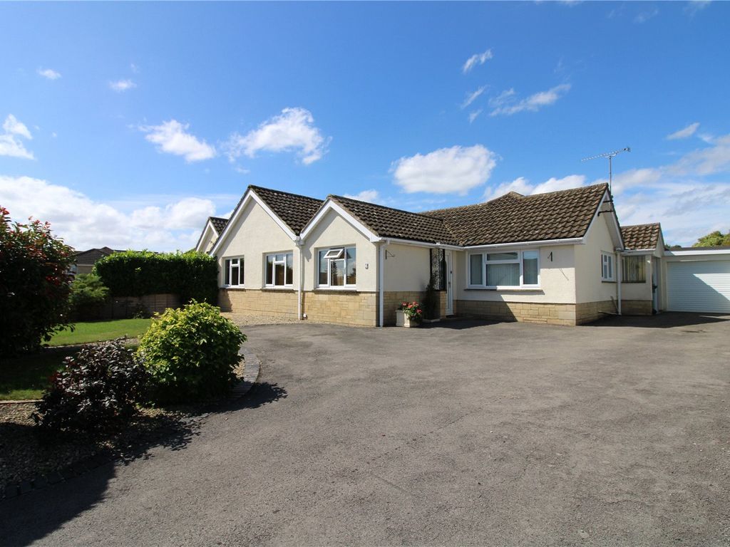 4 bed bungalow for sale in Chestnut Springs, Lydiard Millicent, Swindon