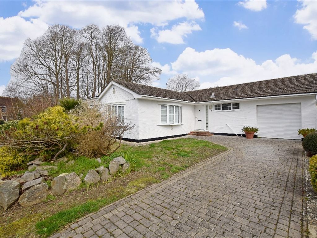 3 bed detached bungalow to rent in 8 Alexander Close, Aldwick, Bognor