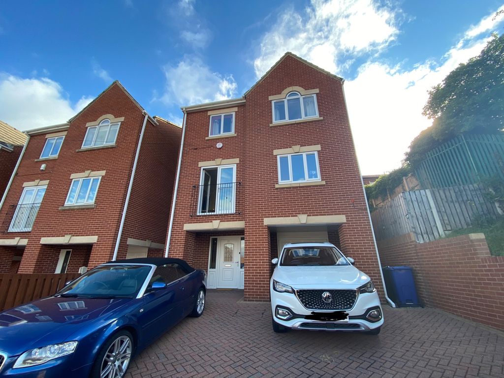 4 bed detached house for sale in Worsbrough Road, Blacker Hill