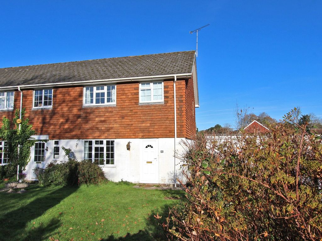 3 bed end terrace house for sale in Forest Hall, Brockenhurst