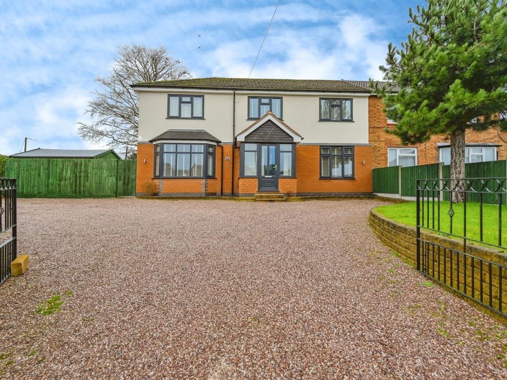 4 bed semidetached house for sale in Rugeley Road, Armitage, Rugeley