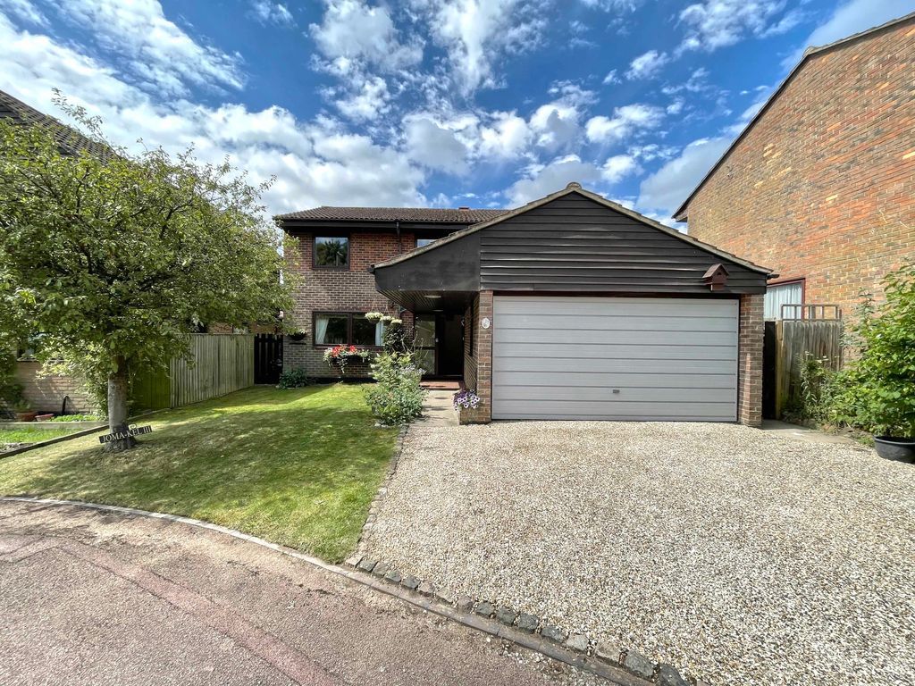 4 bed detached house for sale in Whitehead Close, Lychpit, Basingstoke