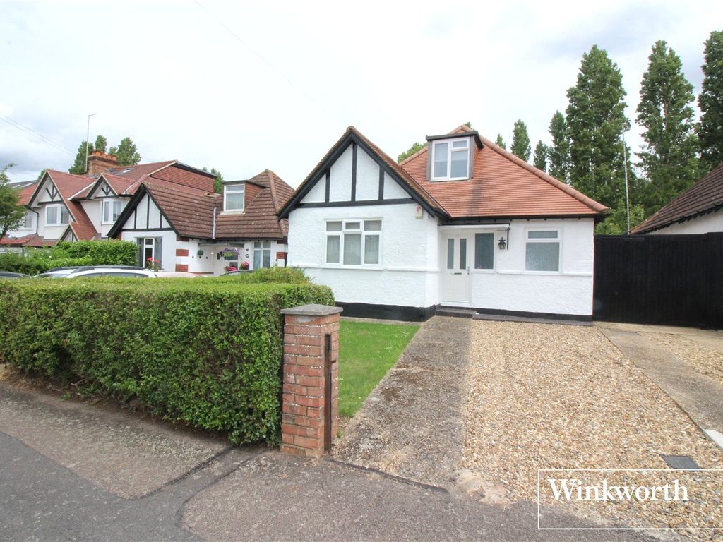 3 bed bungalow for sale in Whitehouse Avenue, Borehamwood
