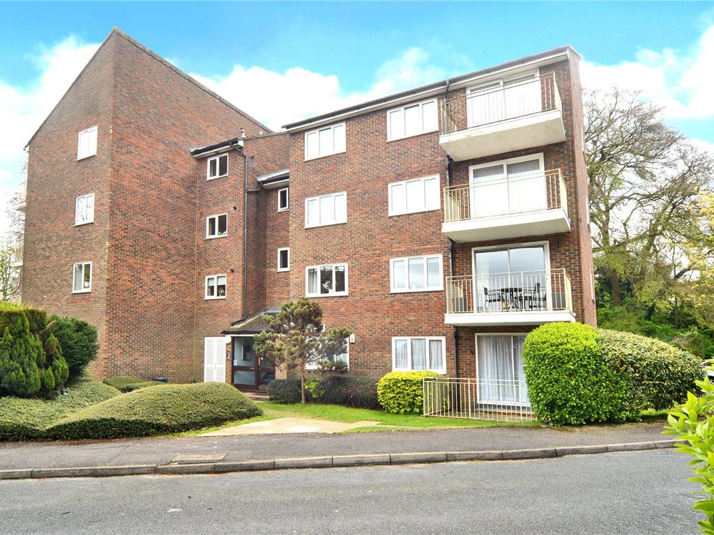2 bed flat for sale in Palmerston House, Basing Road, Banstead, Surrey