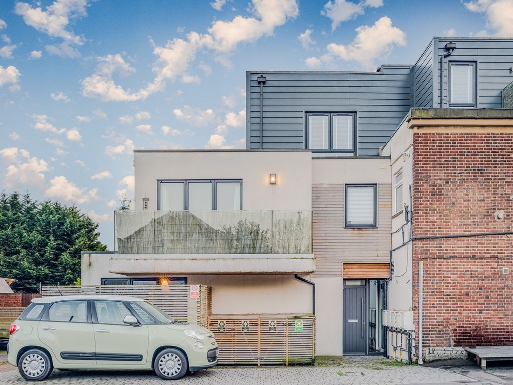 1 bed flat to rent in Woodlands Road, Bexleyheath DA7, £1,250 pcm Zoopla