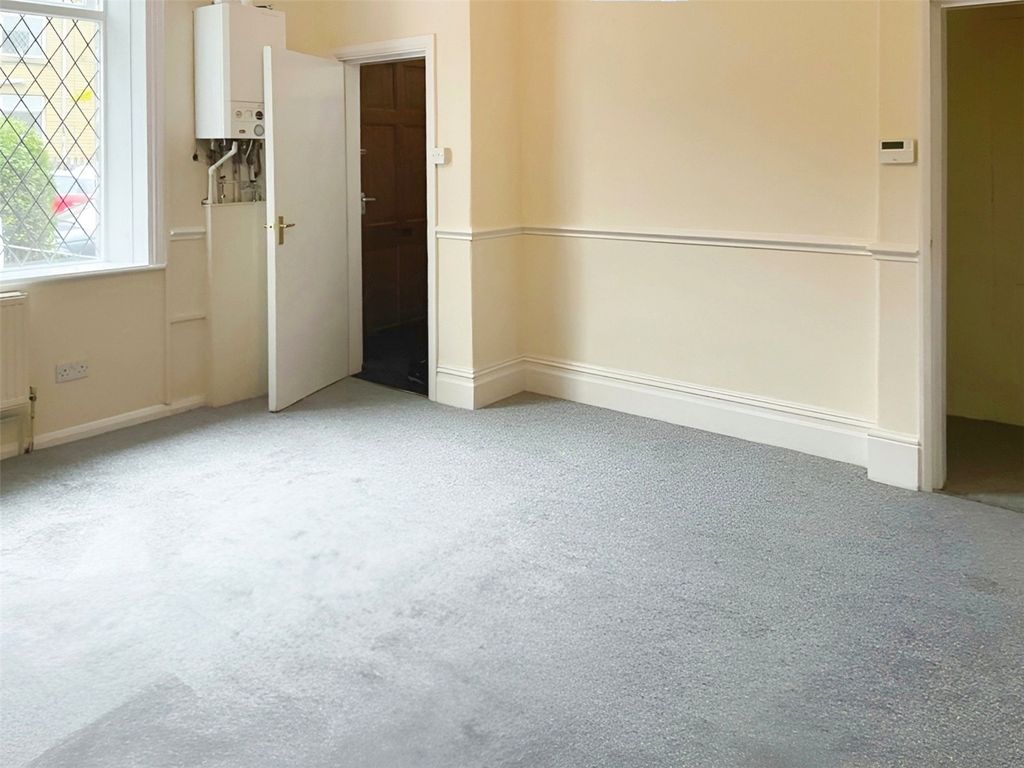 3 bed terraced house to rent in Clough Road, Birkby, Huddersfield, West