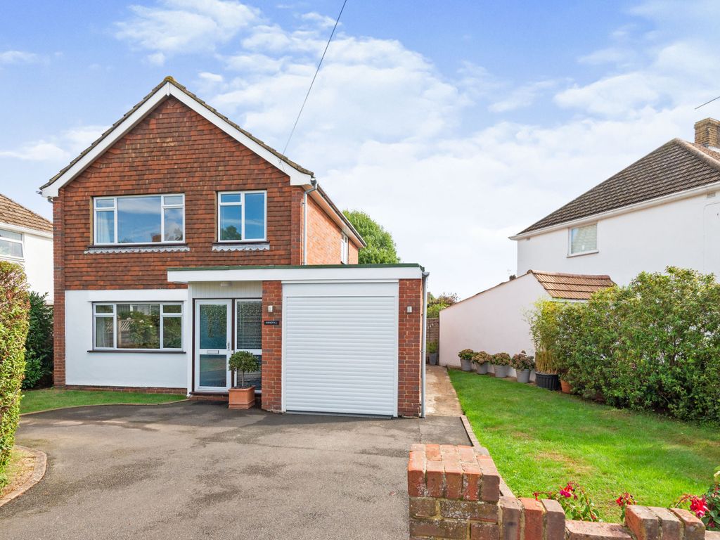 3 bed detached house for sale in Meadow Lane, Fetcham, Surrey KT22 Zoopla