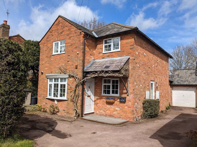 4 bed detached house for sale in High Street, Prestwood, Great