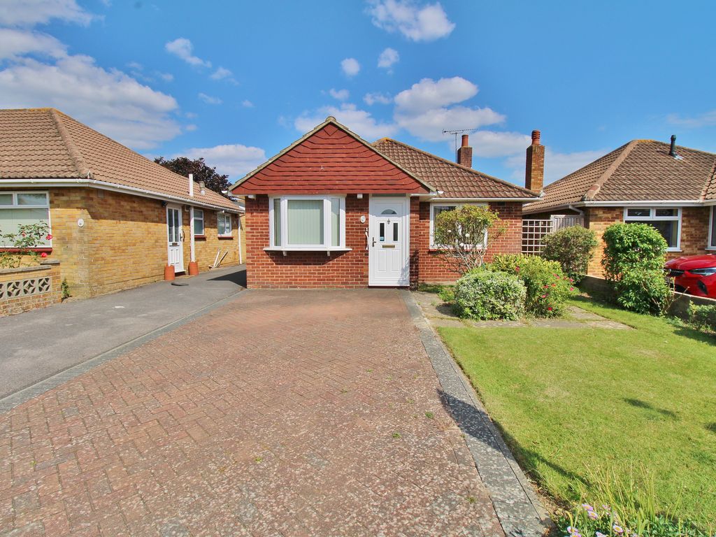 3 bed detached bungalow for sale in East House Avenue, Stubbington