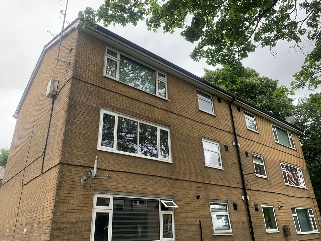 3 bed flat to rent in Sherbourne Court, Prestwich, Manchester M25 Zoopla