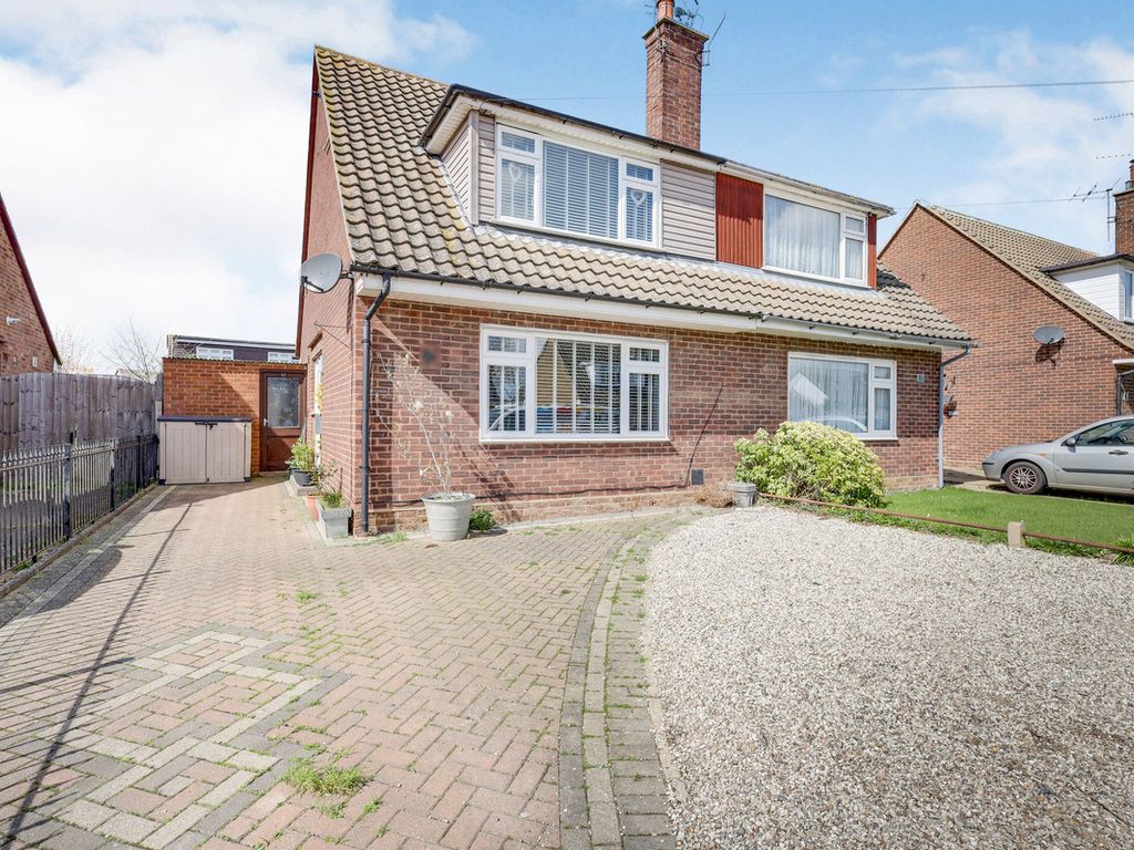 3 bed detached house for sale in Eastbury Avenue, Rochford SS4 Zoopla
