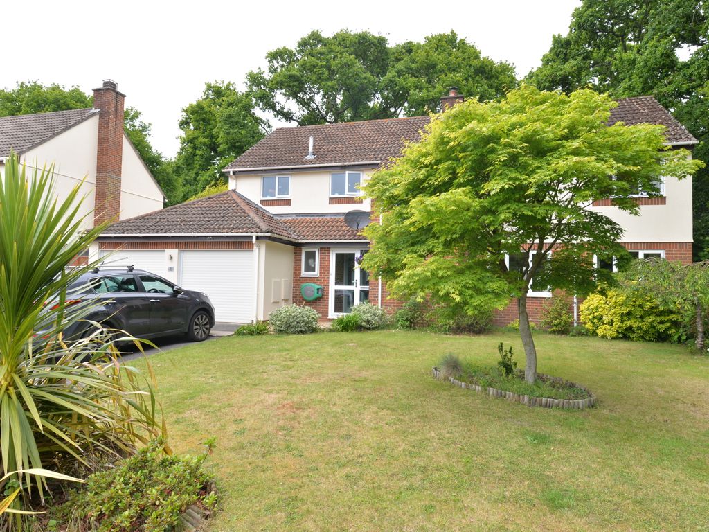 4 bed detached house for sale in Badgers Copse, New Milton BH25 Zoopla