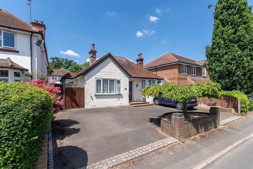 2 bed detached bungalow for sale in Green Lane, Hersham KT12 Zoopla