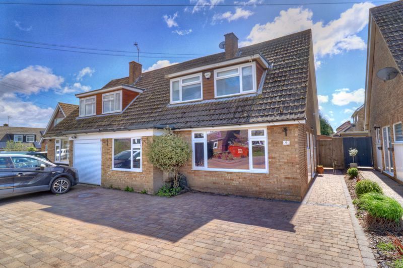 3 bed semidetached house for sale in Raven Road, Stokenchurch, High