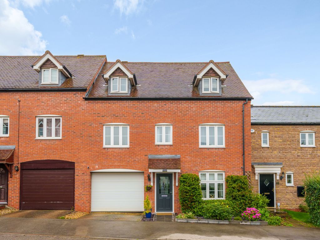 5 bed terraced house for sale in Winter Gardens Way, Banbury OX16 Zoopla