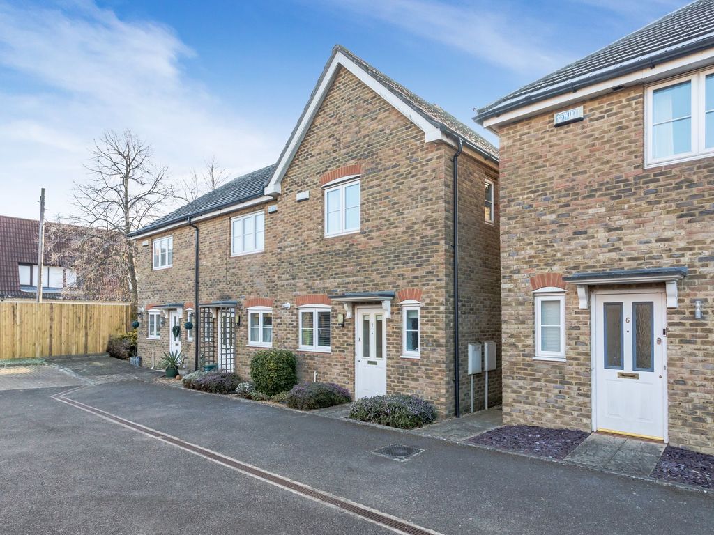 2 bed end terrace house for sale in Mistley Gardens, Hookwood RH6 Zoopla