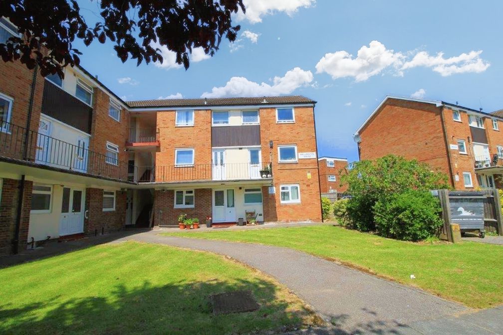 2 bed to rent in Wellington House, Northolt UB5, £1,595 pcm