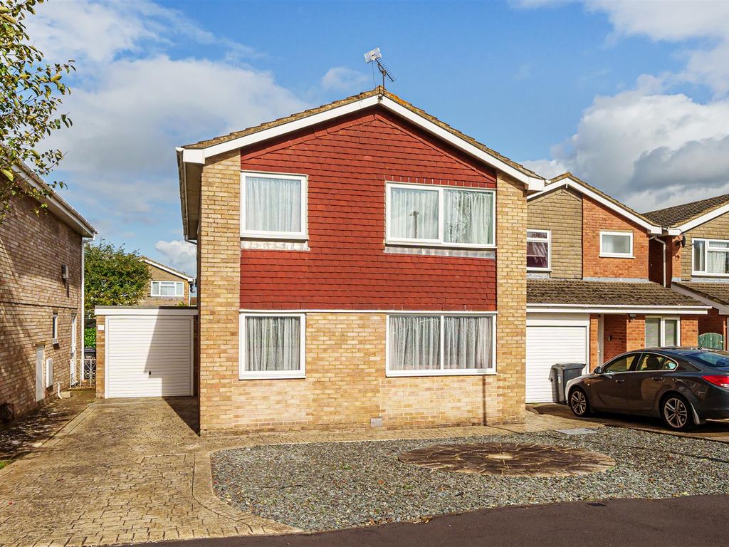 4 bed detached house for sale in De Vitre Place, Grove, Wantage OX12, £