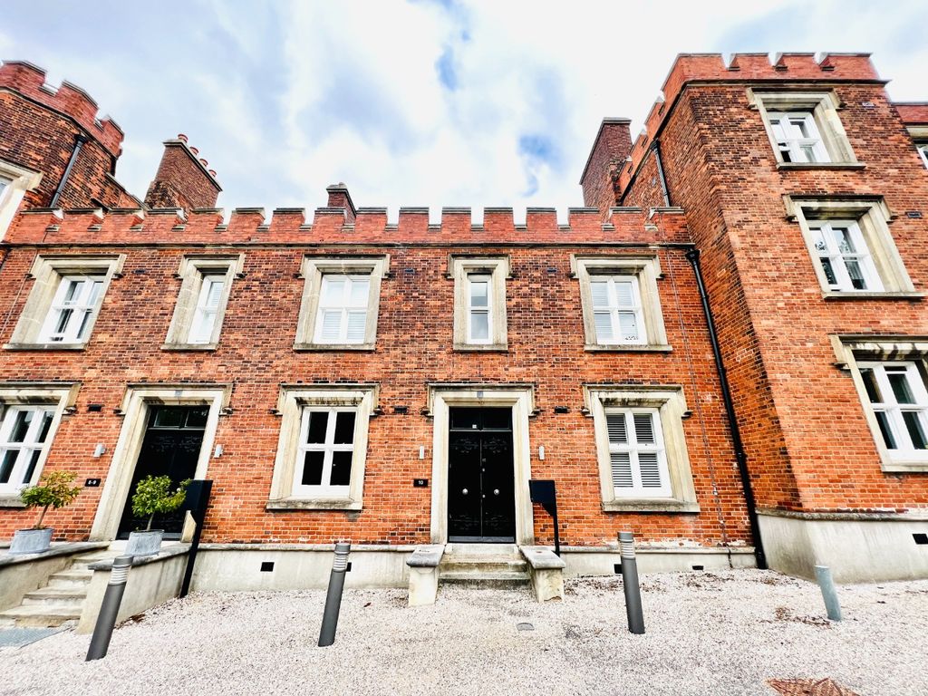 3 bed terraced house for sale in Langhorne Street, Royal Military