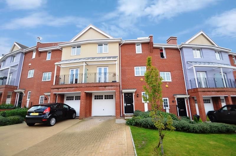 4 bed town house to rent in Flowers Avenue, Ruislip HA4 Zoopla