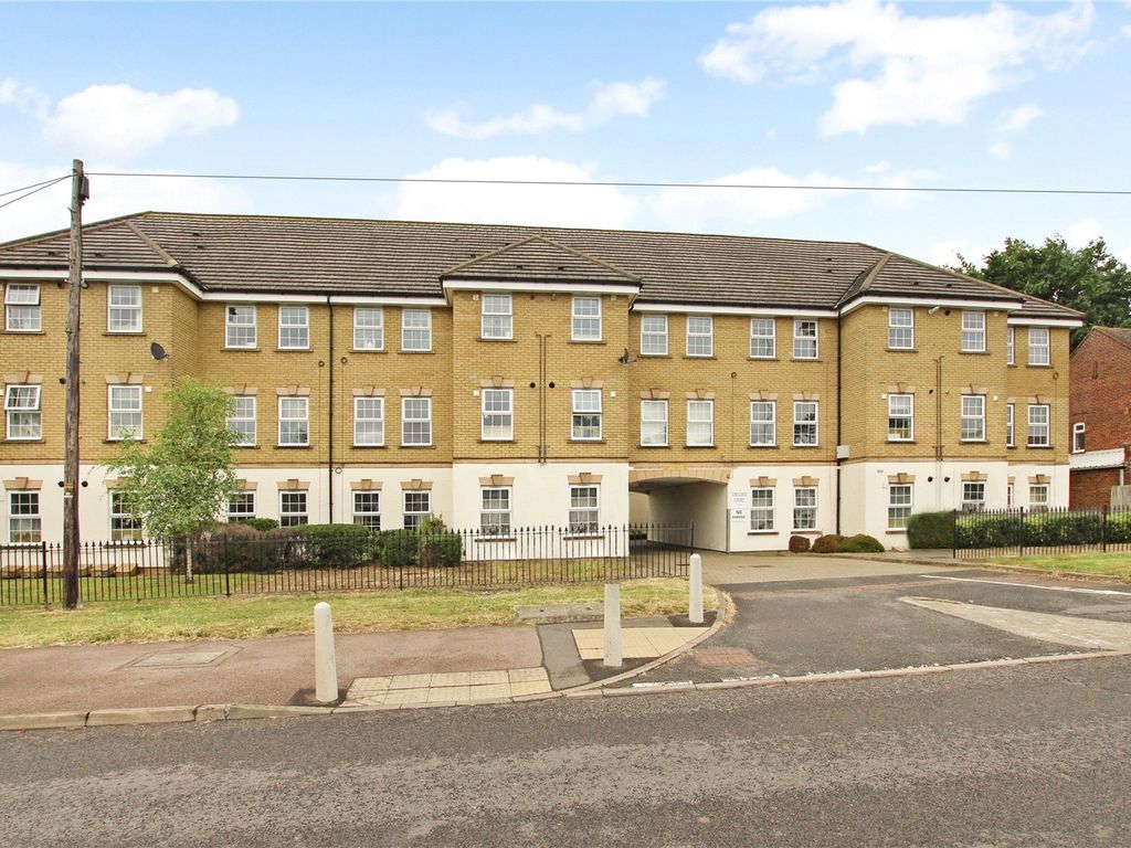 2 bed flat to rent in Tollgate Court, Dunstable, Bedfordshire LU6 Zoopla