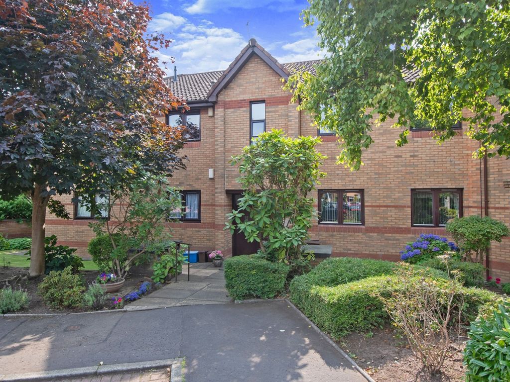 2 bed flat for sale in Glenville Gate, Busby, Glasgow G76 Zoopla