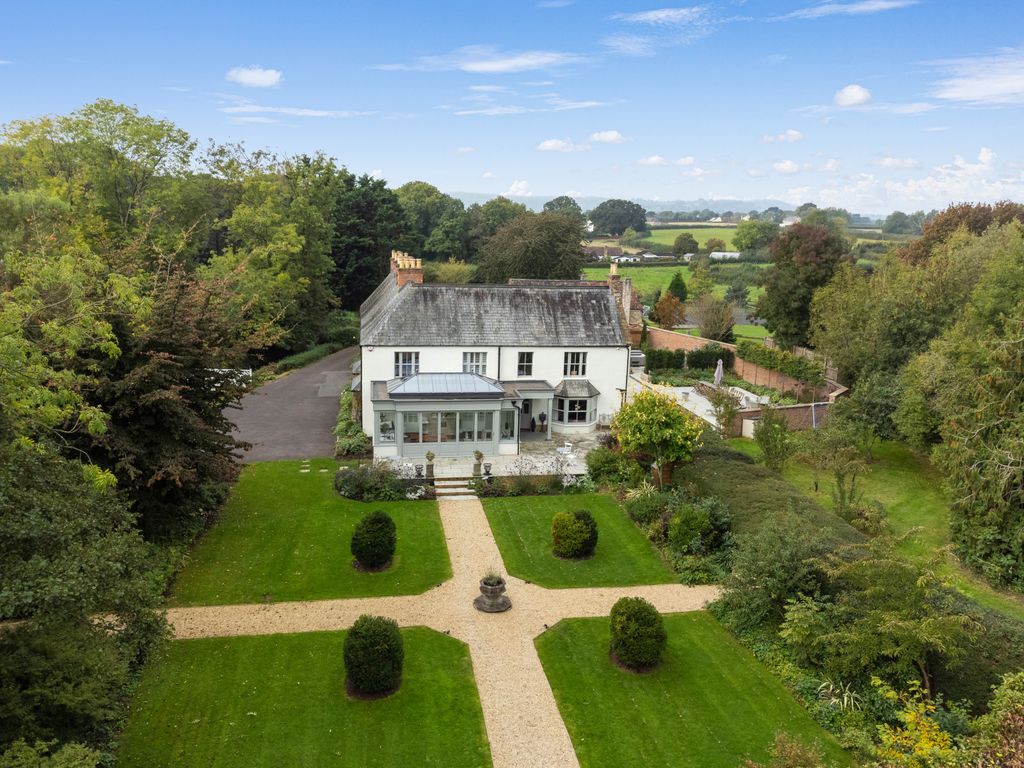 8 bed detached house for sale in Broadway, Ilminster, Somerset TA19, £
