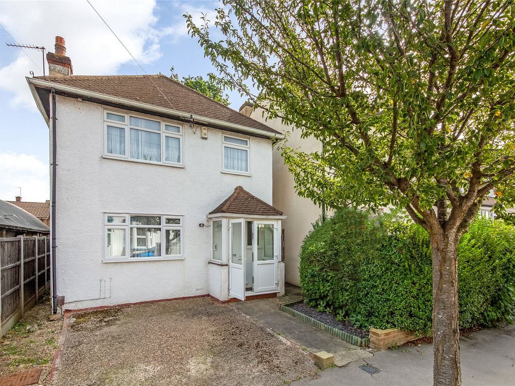 3 bed detached house for sale in Cobden Road, London SE25, £550,000
