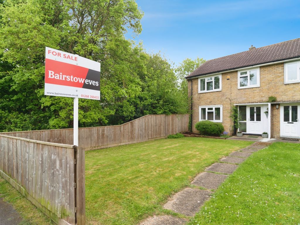 3 bed end terrace house for sale in Deepdene, Kingswood, Basildon