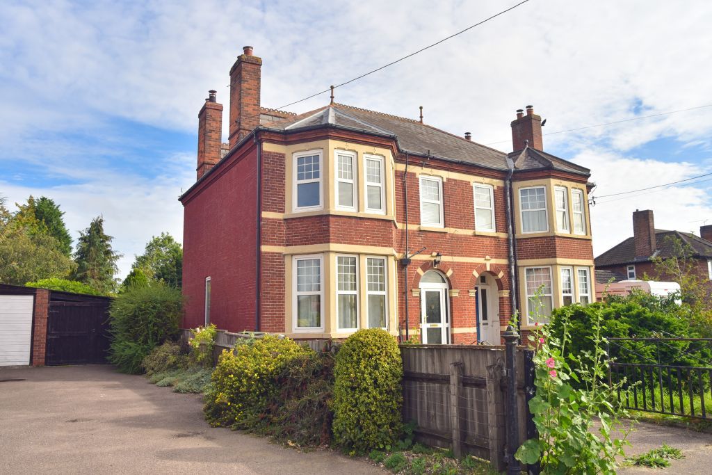 4 bed semidetached house for sale in Victoria Road, Diss, Norfolk IP22