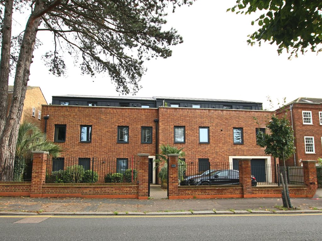2 bed penthouse for sale in Wellington Road, Enfield EN1, £585,000 Zoopla