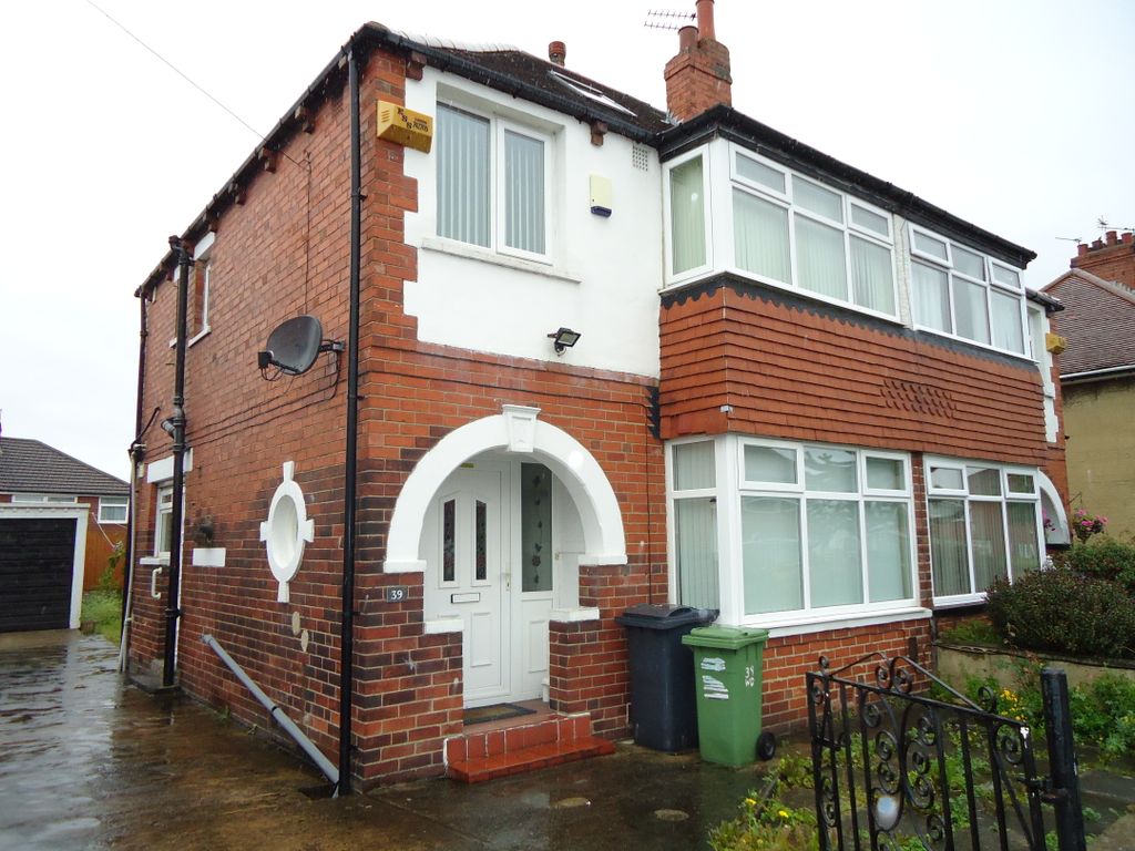 3 bed semidetached house for sale in Waincliffe Drive, Beeston LS11, £